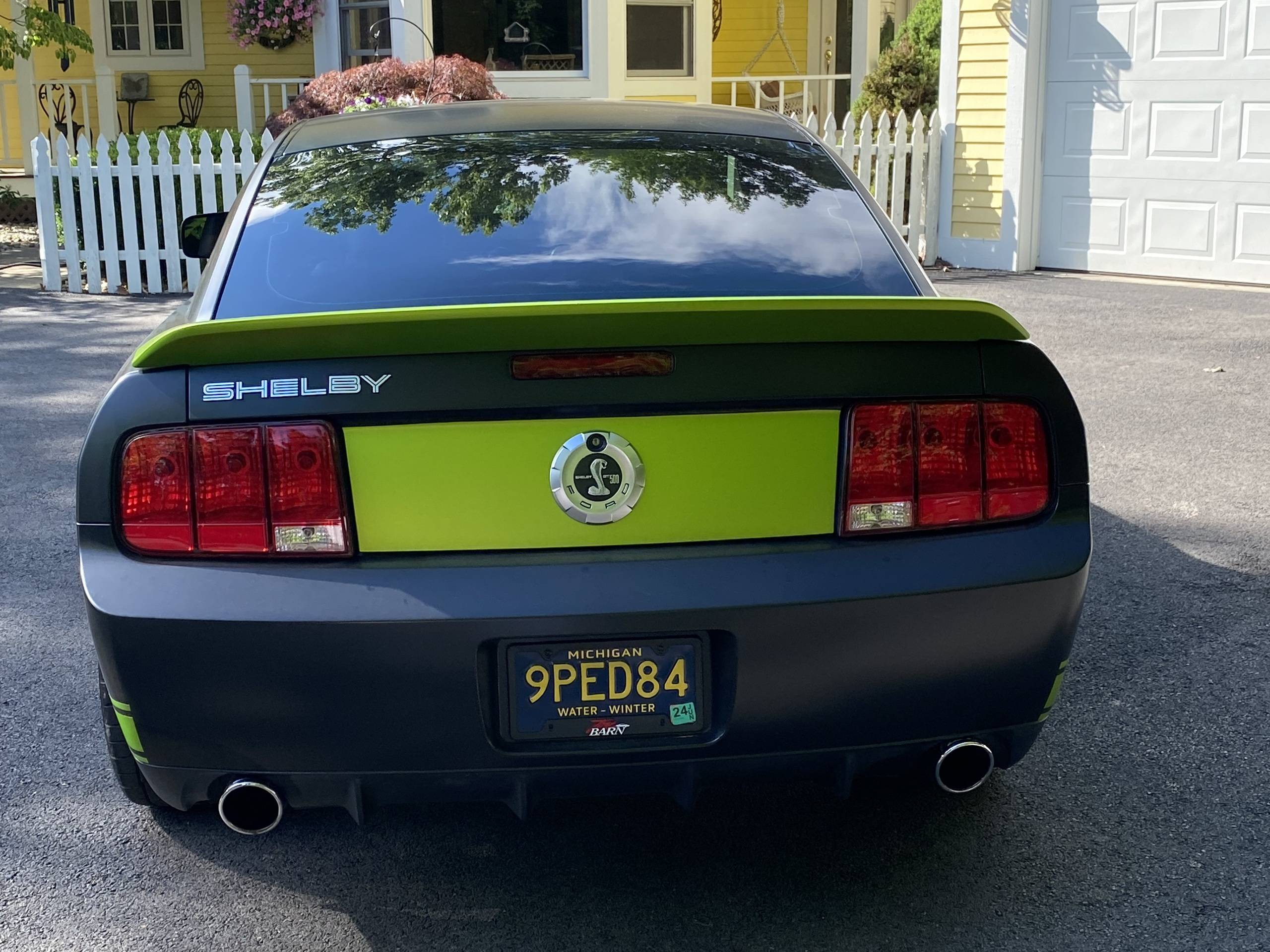 2008 Ford Mustang 2