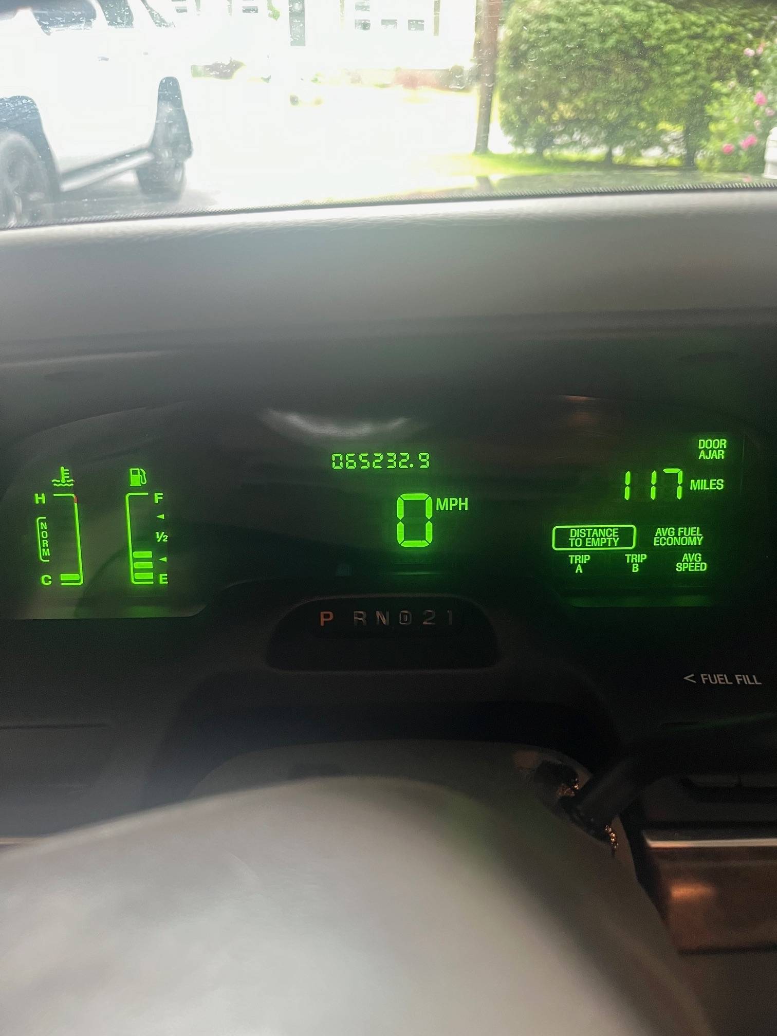 2000 Ford Crown Victoria 2