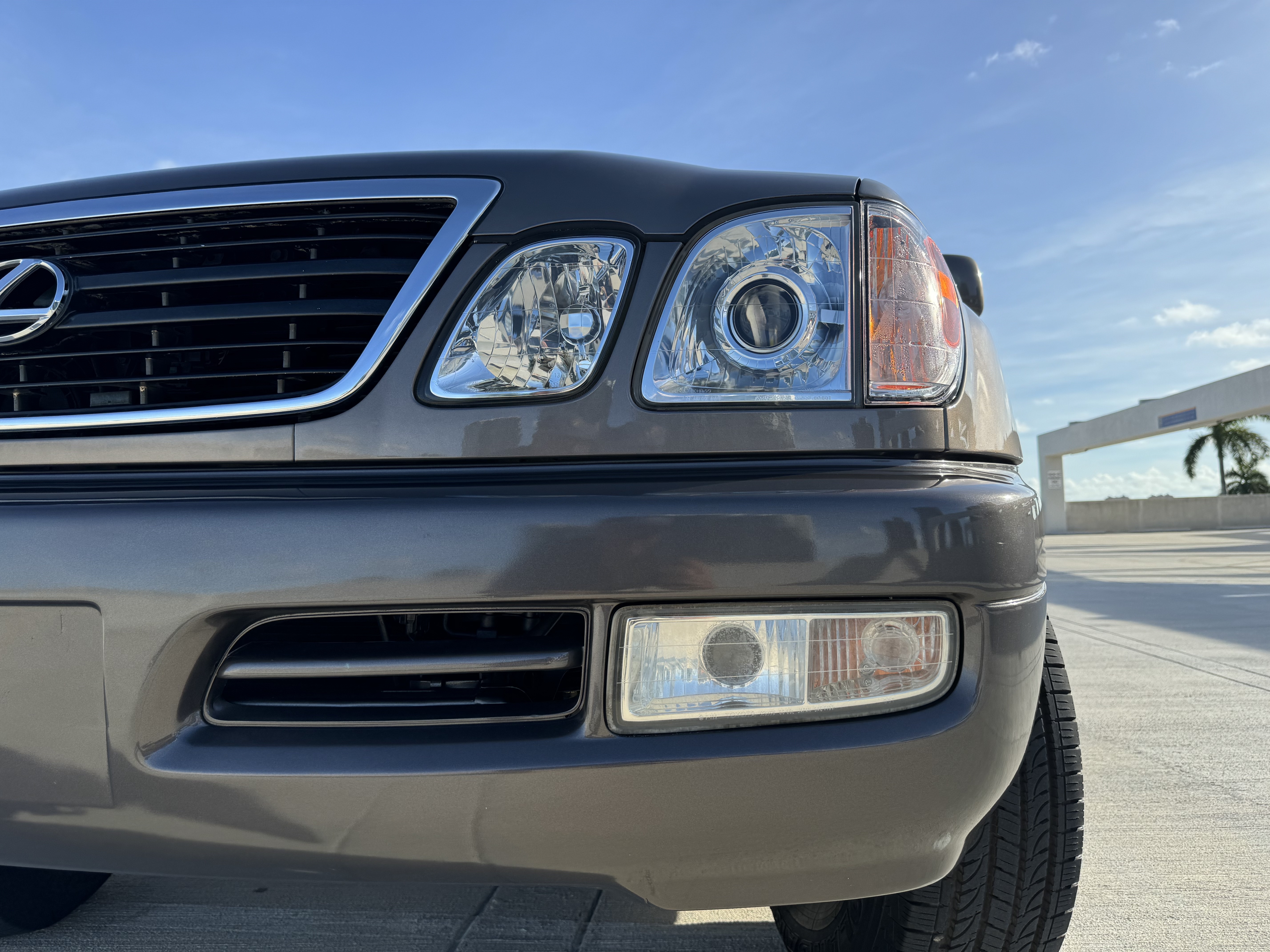 2000 Lexus LX470 54