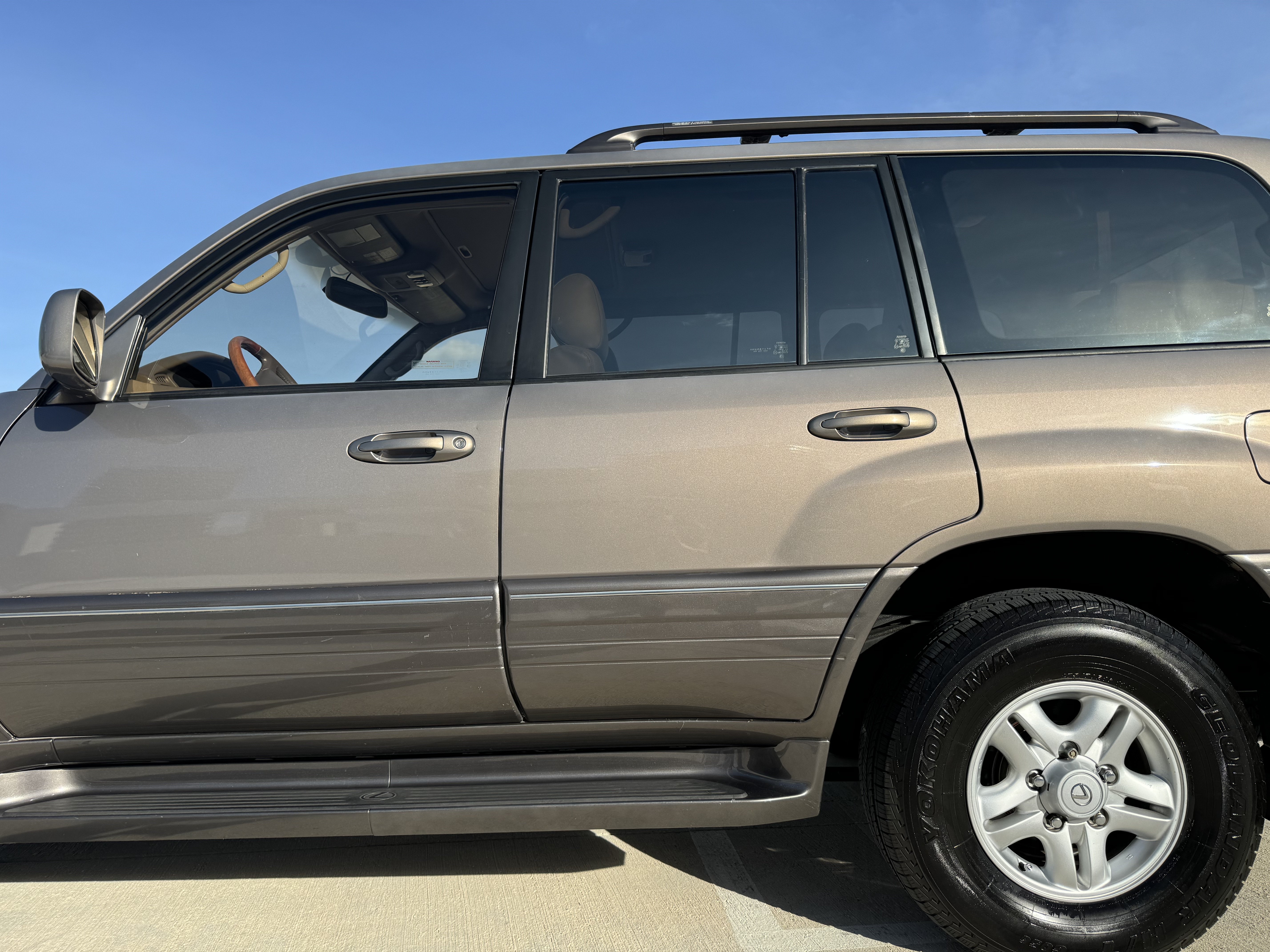 2000 Lexus LX470 57