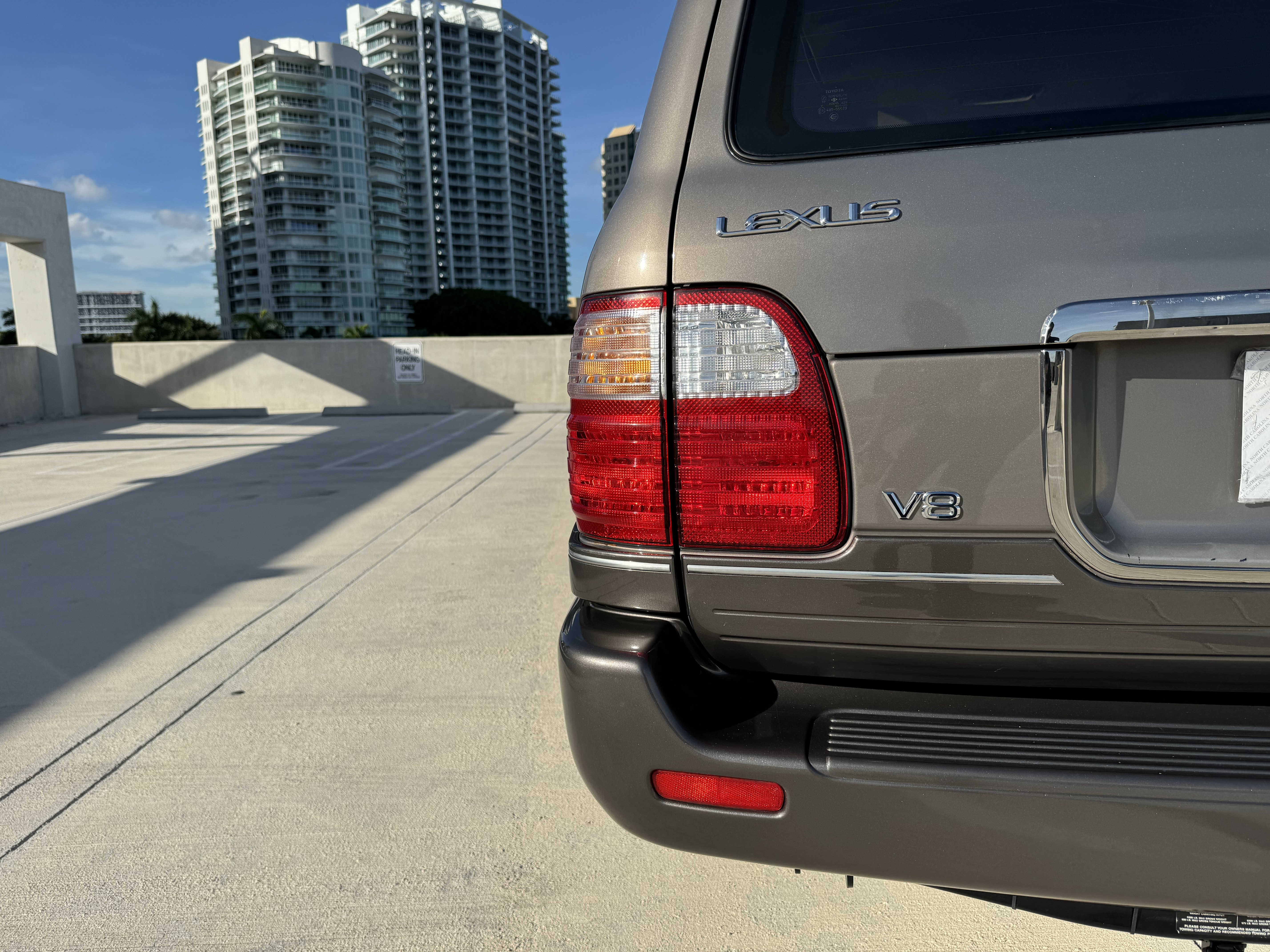 2000 Lexus LX470 69