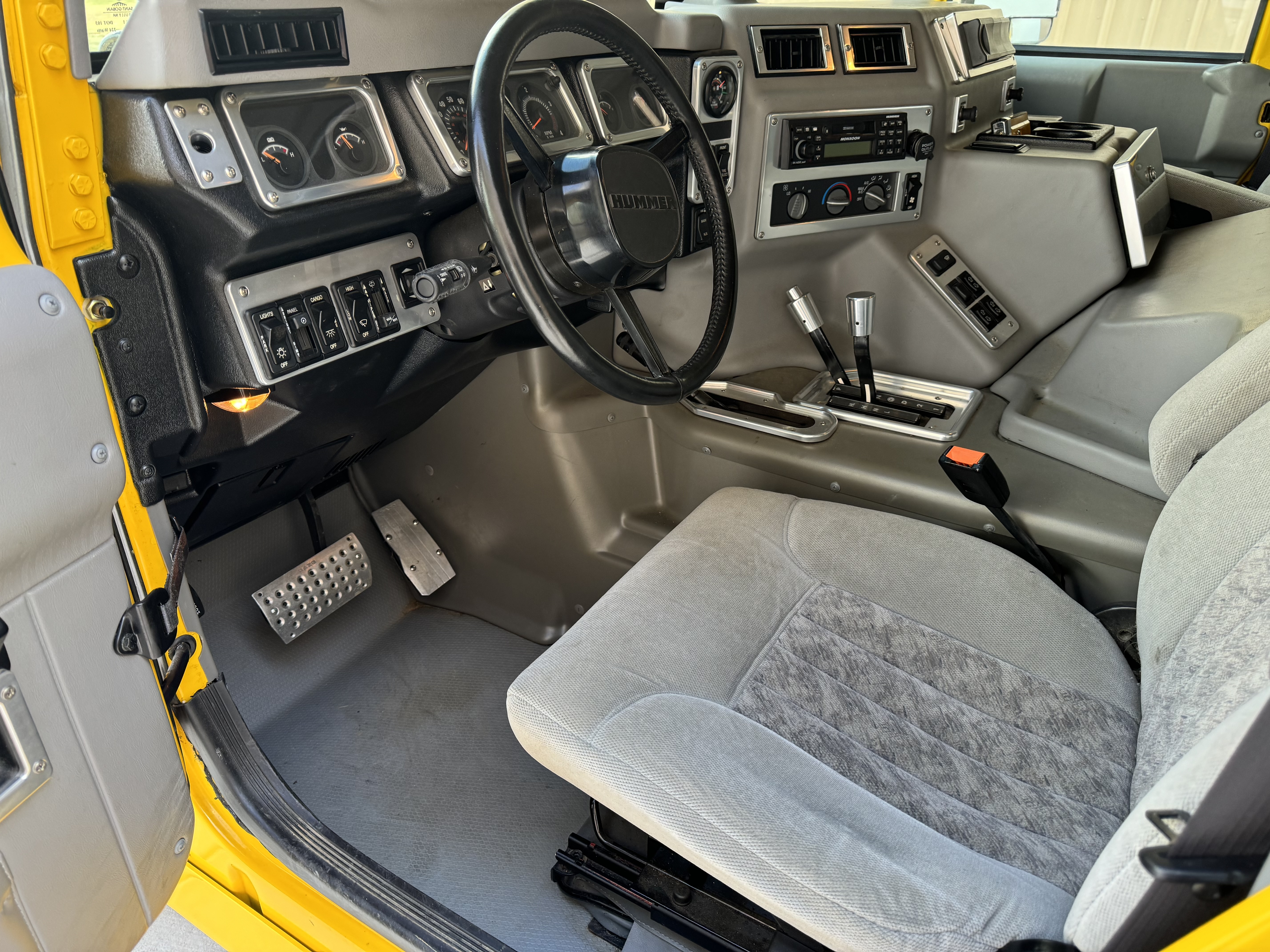 2002 Hummer H1 23