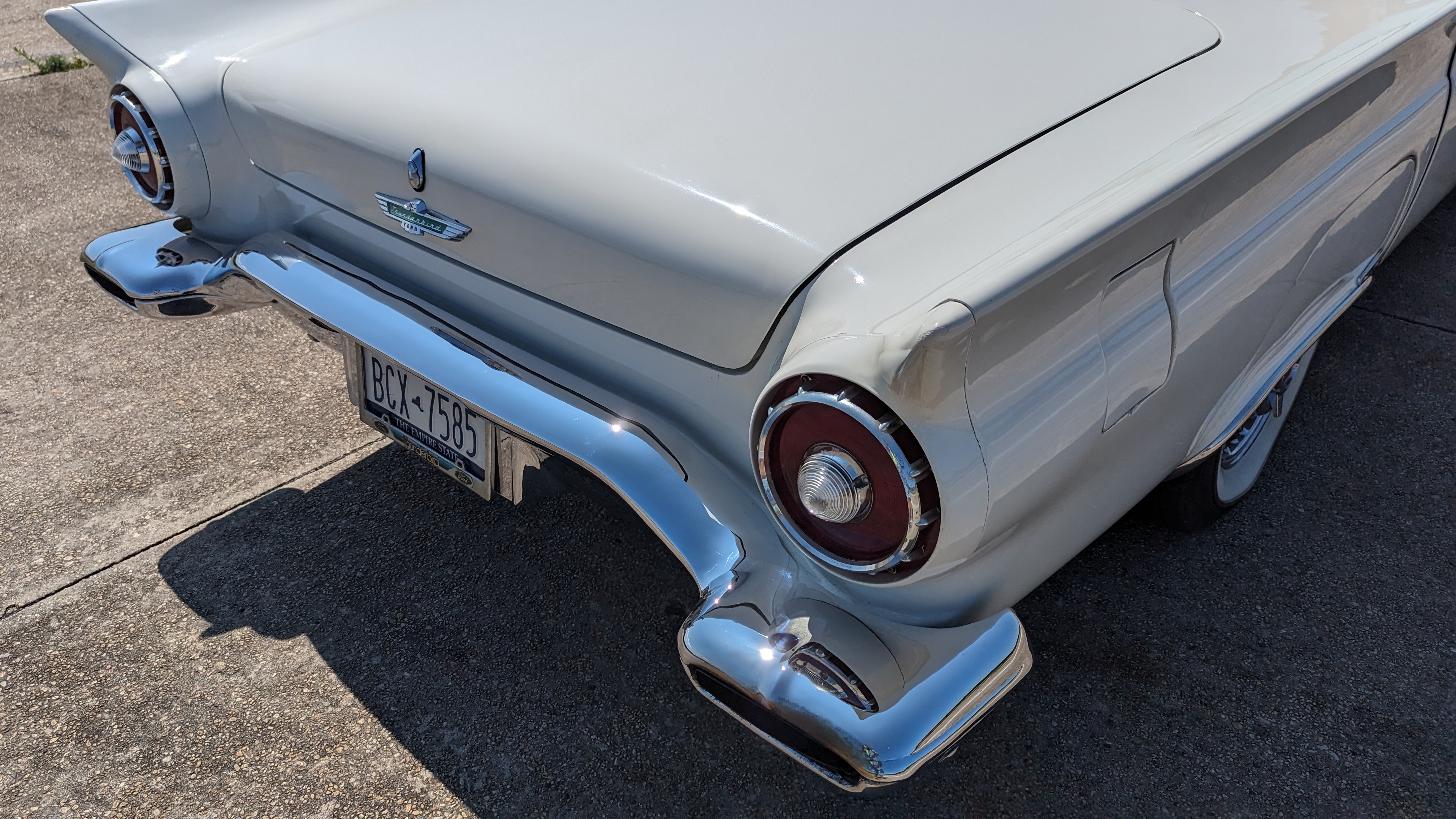 1957 Ford Thunderbird 22