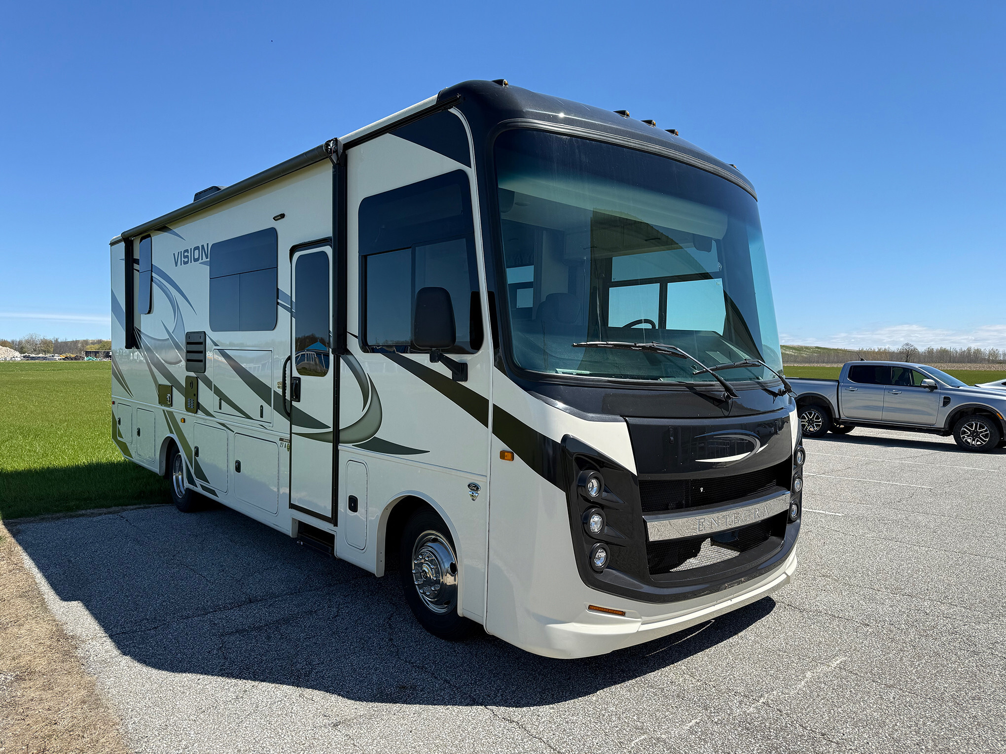 2022 Ford F-53 Motorhome Chassis 10