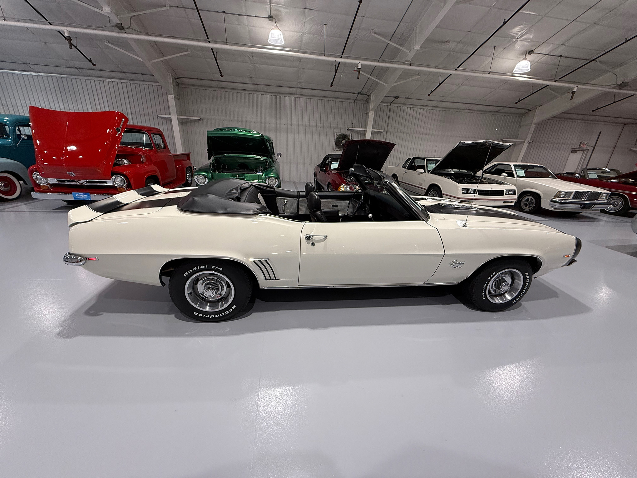 1969 Chevrolet Camaro SS 12