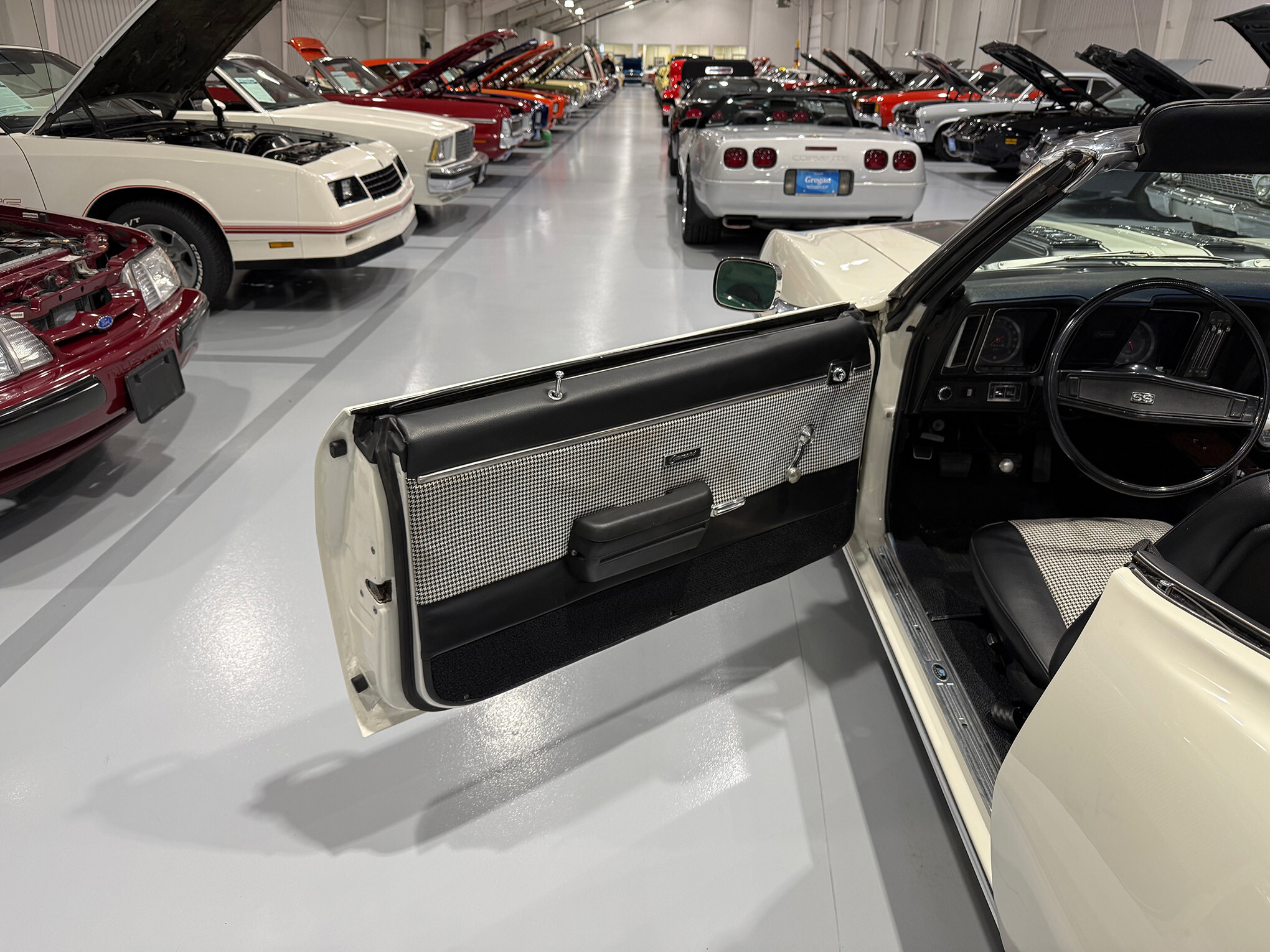 1969 Chevrolet Camaro SS 26