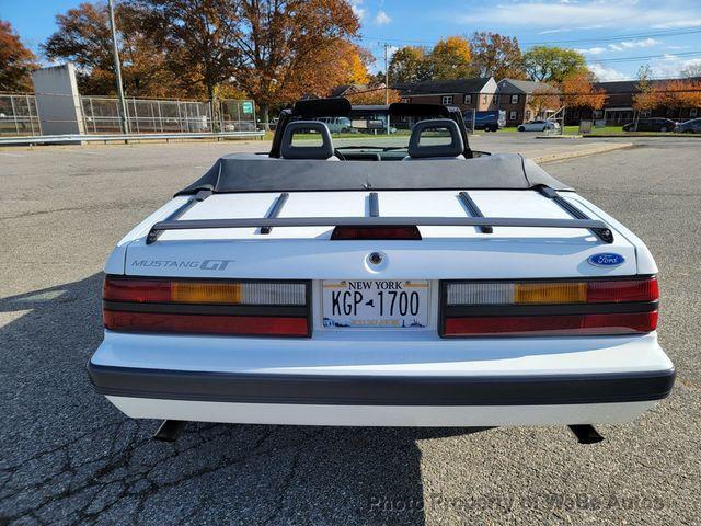 1986 Ford Mustang 11