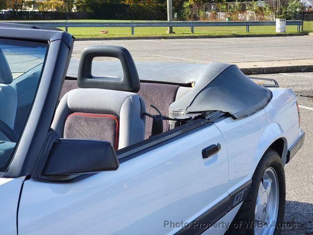 1986 Ford Mustang 36