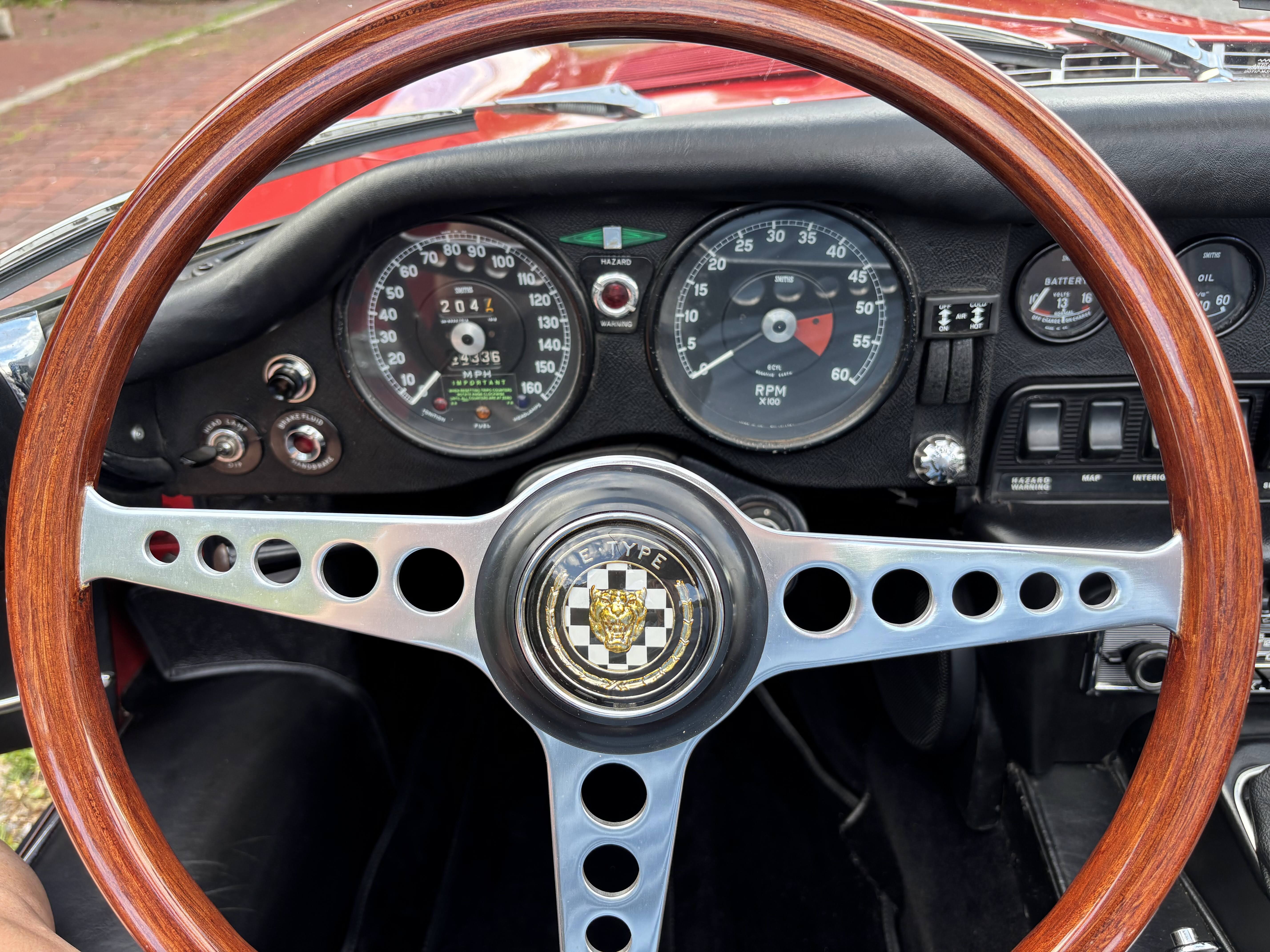 1971 Jaguar E-Type 36