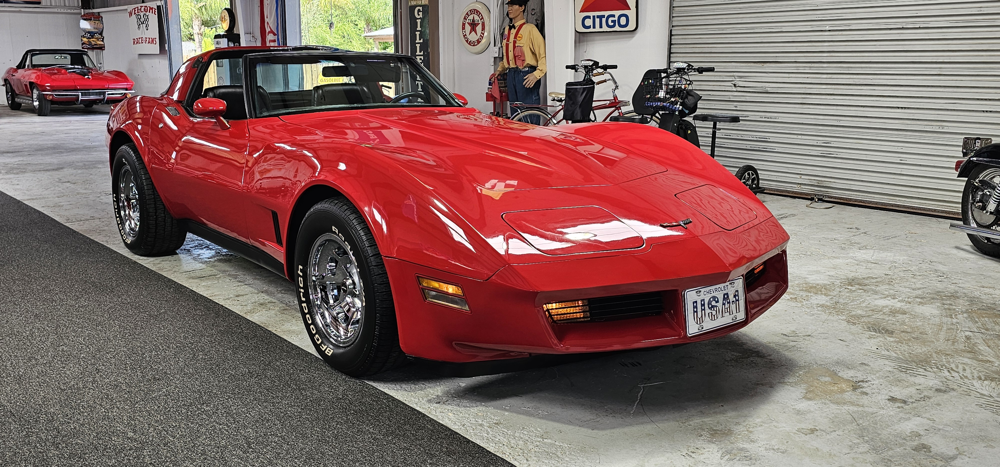 1981 CHEVROLET CORVETTE 1