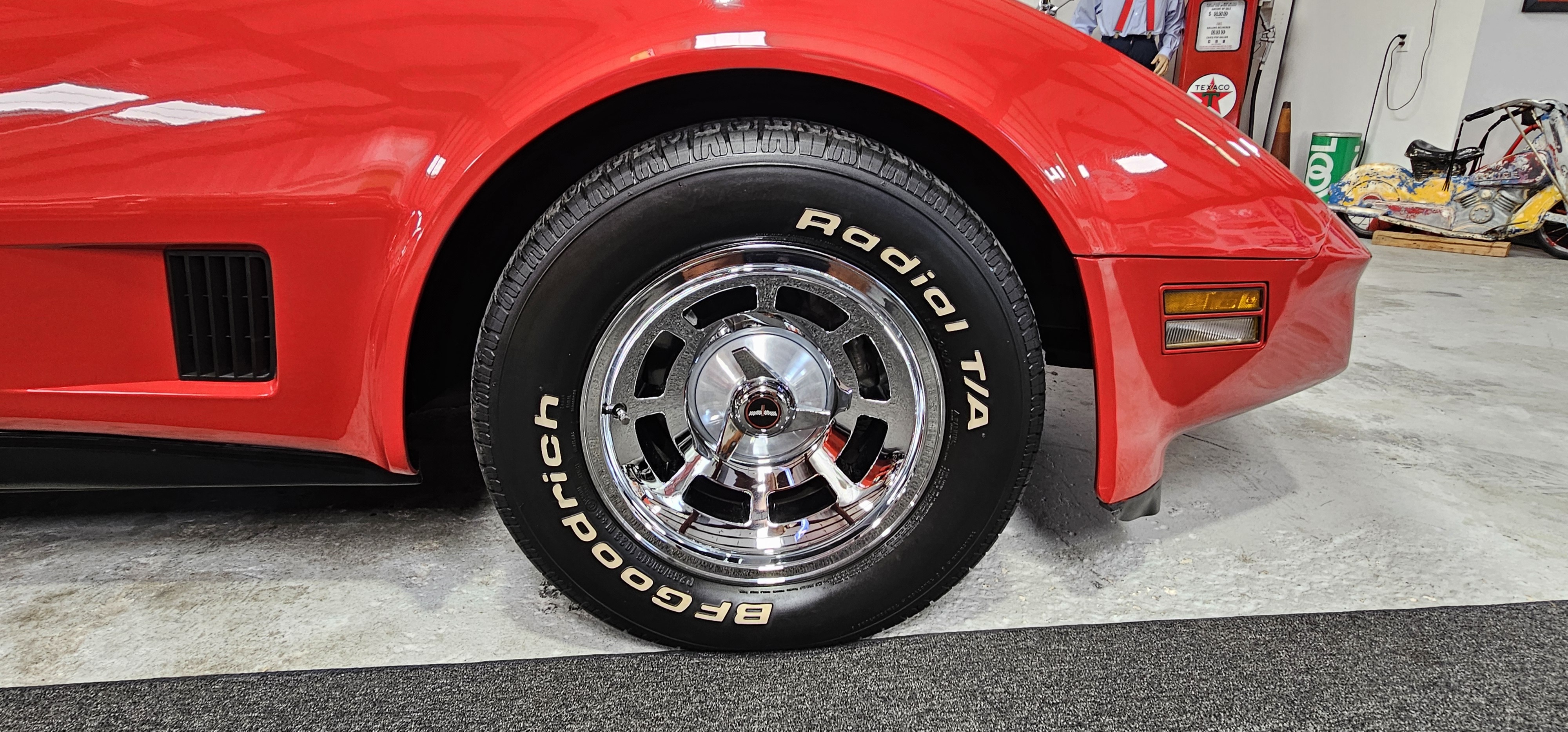 1981 CHEVROLET CORVETTE 28