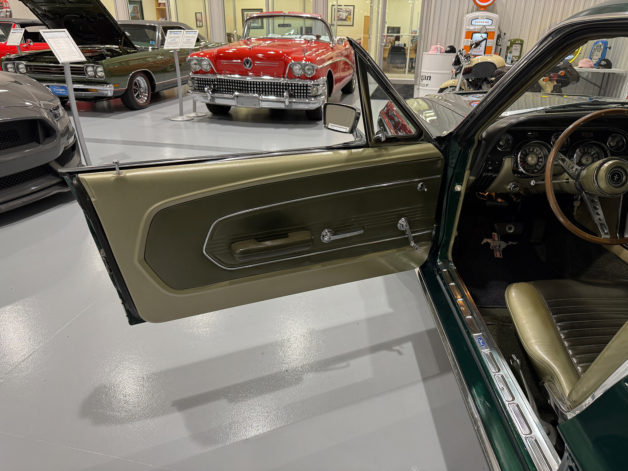 1967 Ford Mustang GT 21