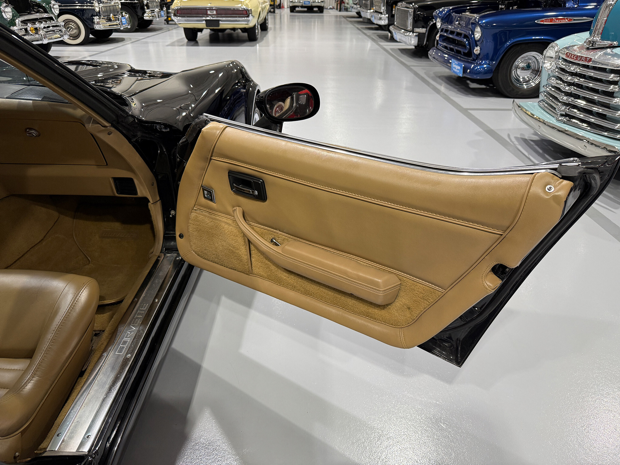 1981 Chevrolet Corvette Custom 24