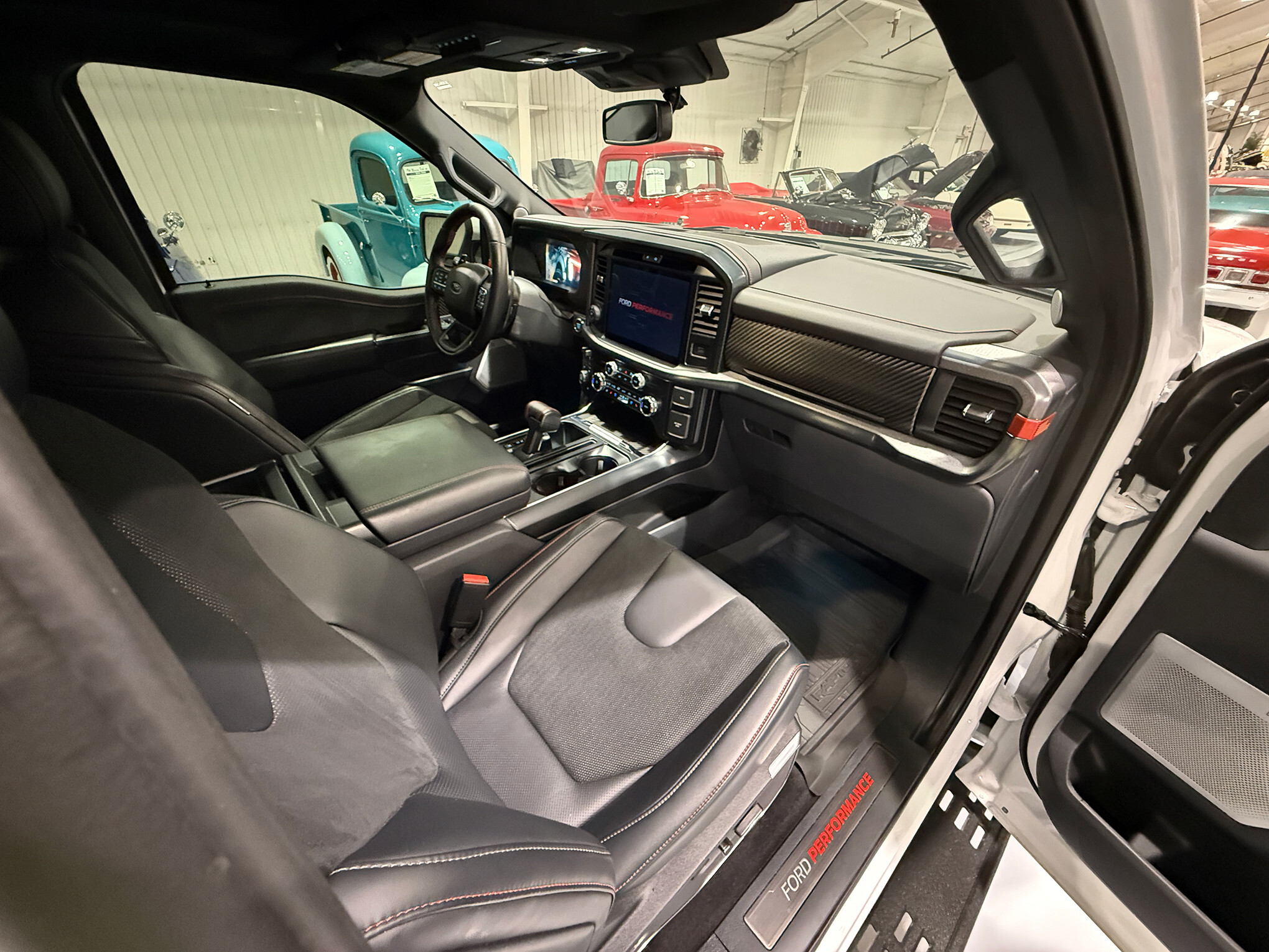 2025 Ford F-150 Raptor 23