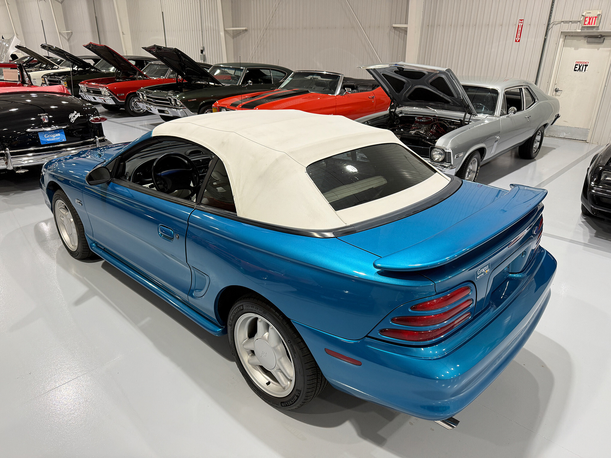 1995 Ford Mustang GT 10