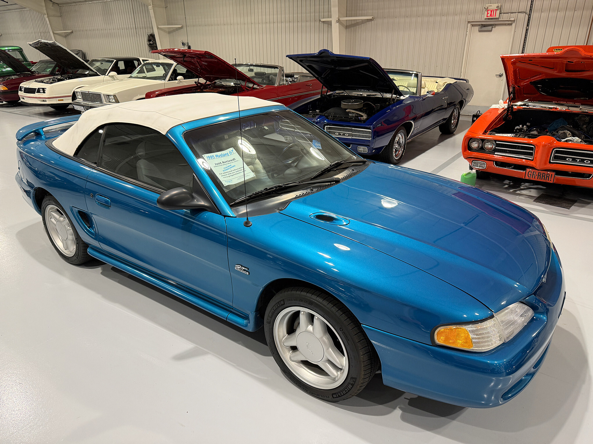 1995 Ford Mustang GT 16