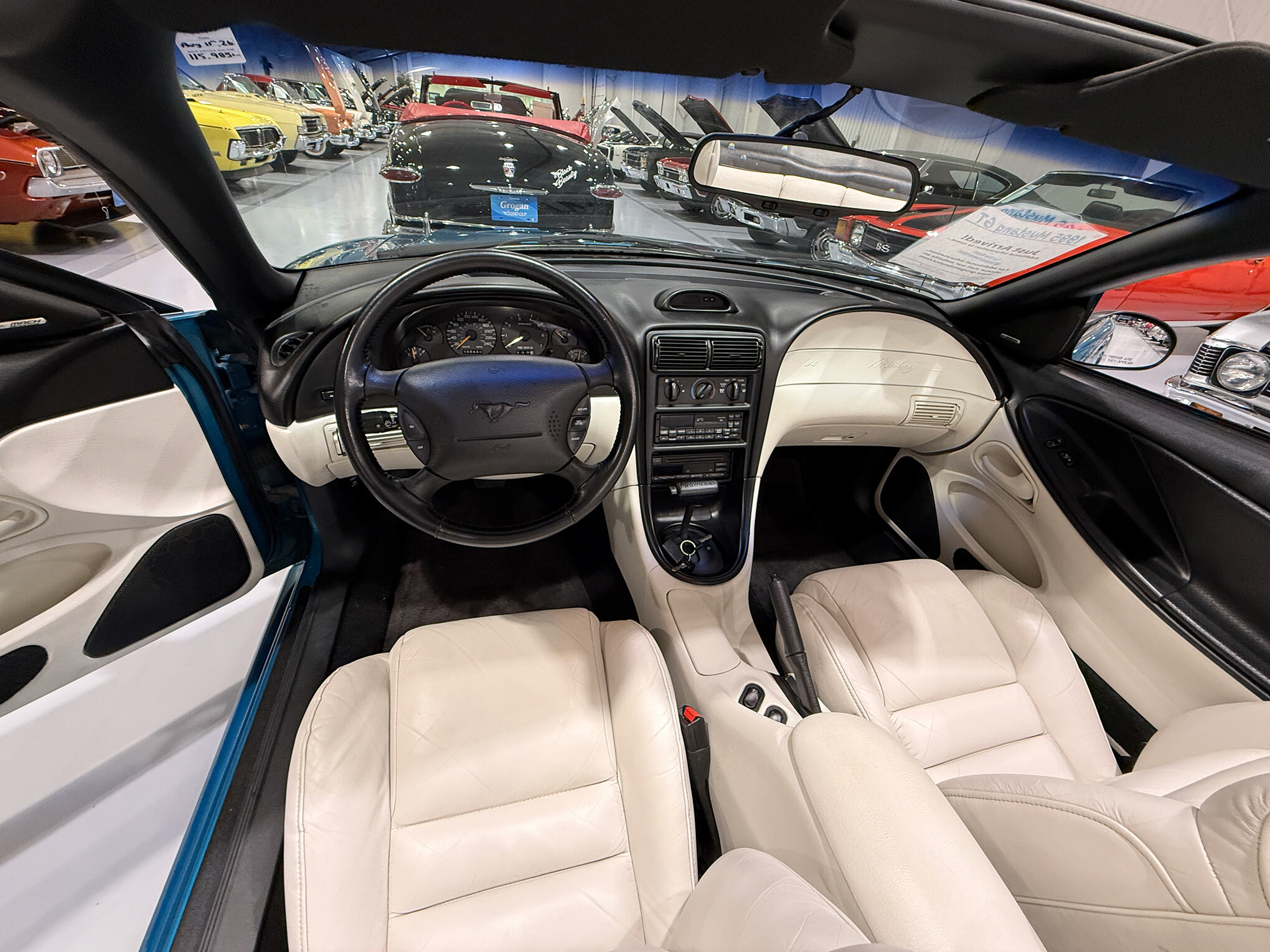 1995 Ford Mustang GT 24