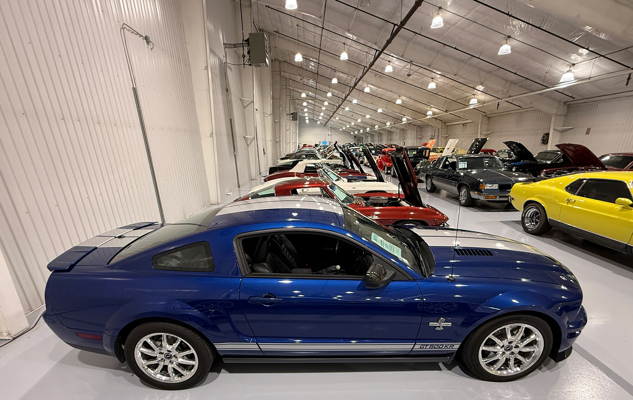 2009 ForD Shelby GT500 11