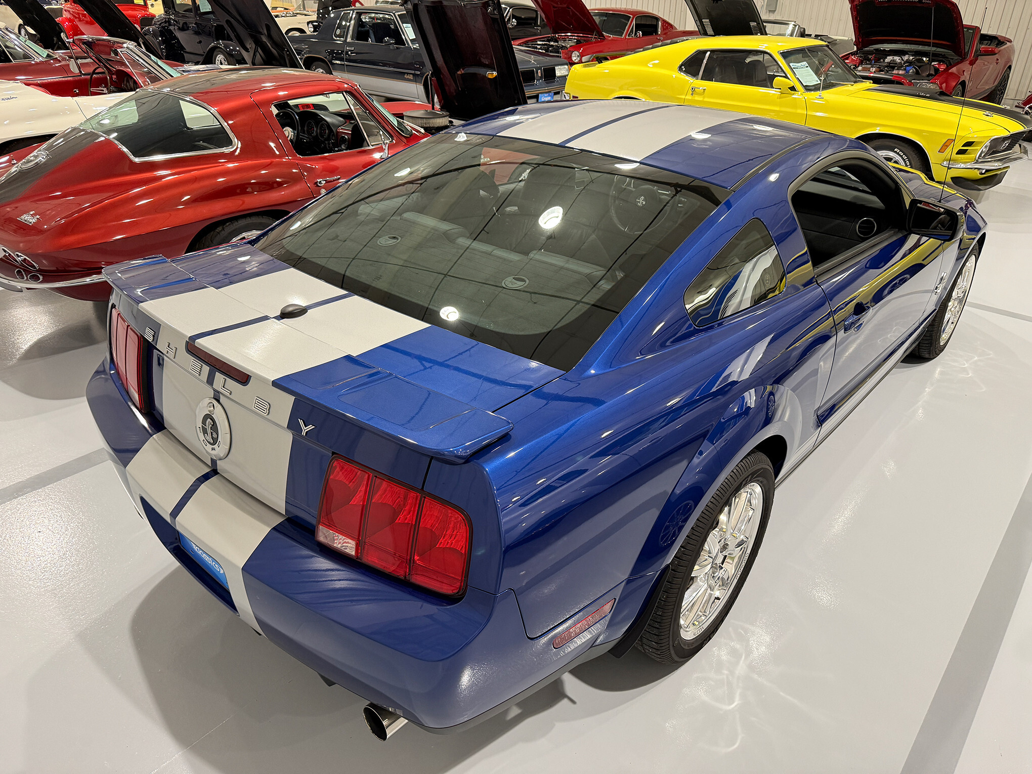 2009 ForD Shelby GT500 10