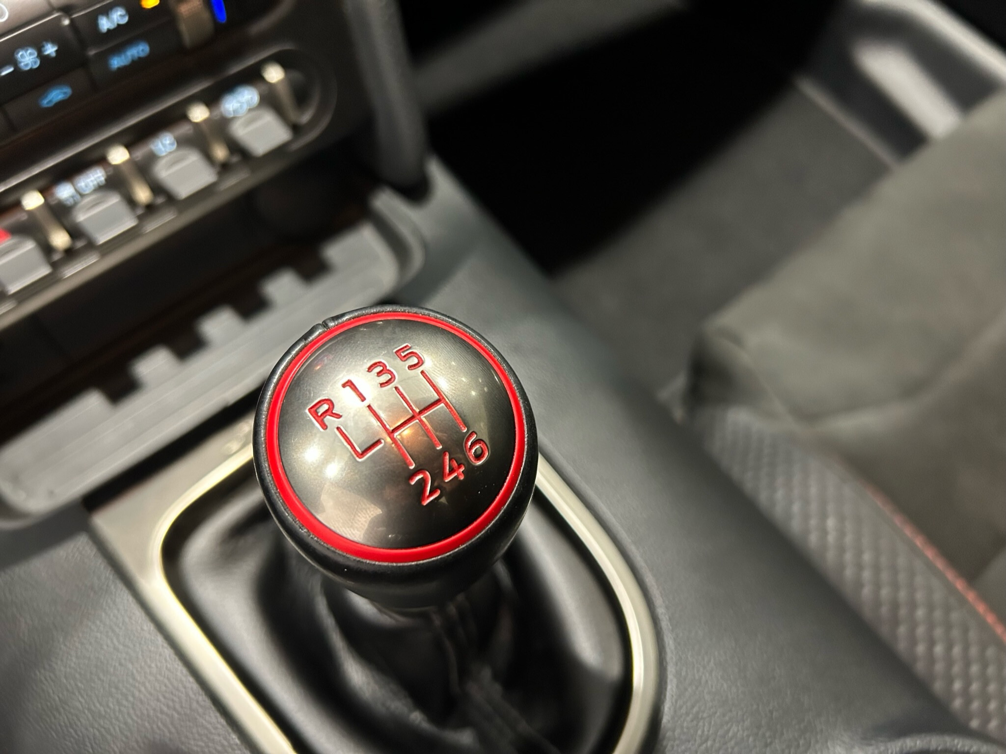 2018 Ford Shelby GT350 28