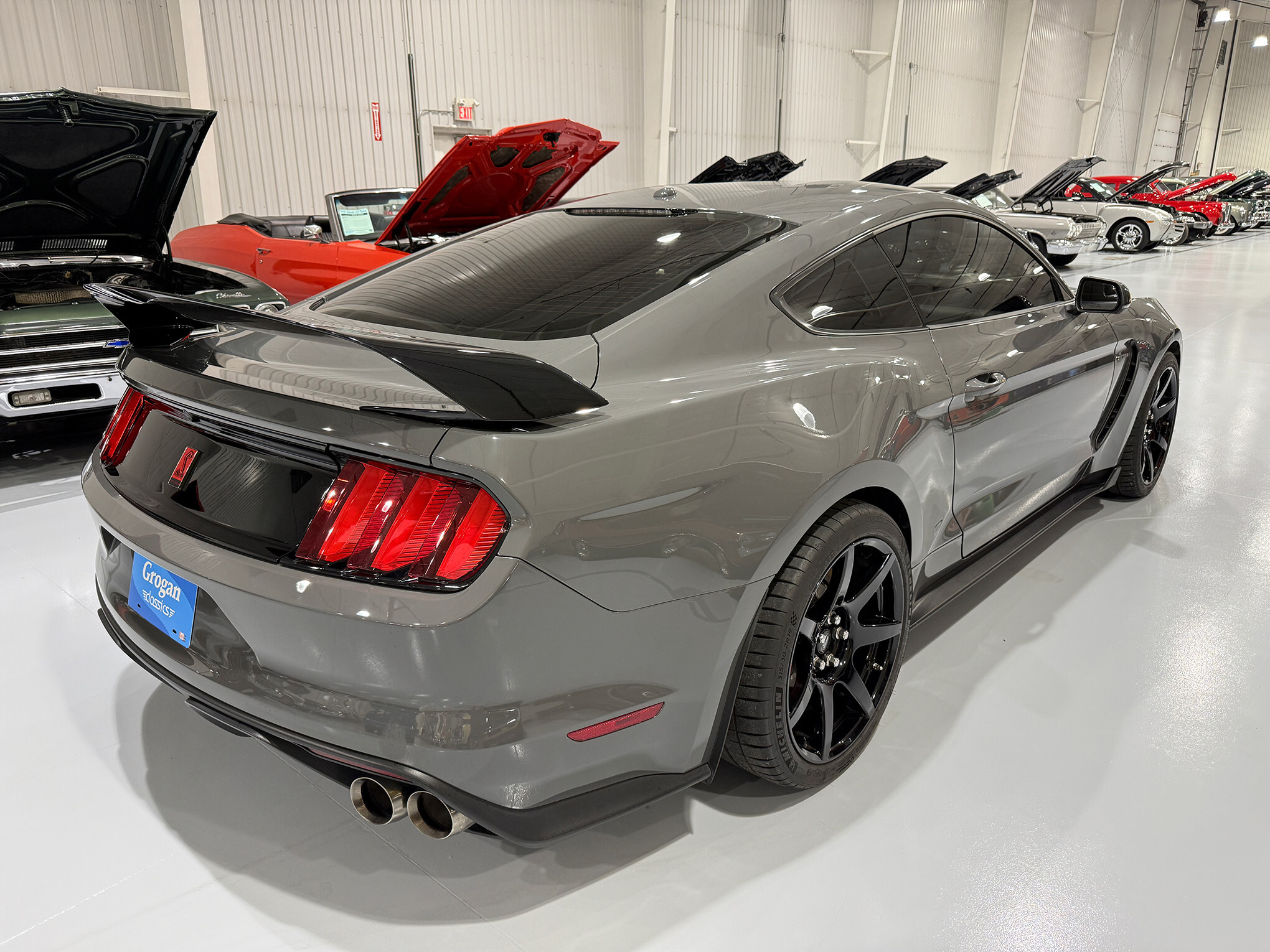 2018 Ford Shelby GT350 11