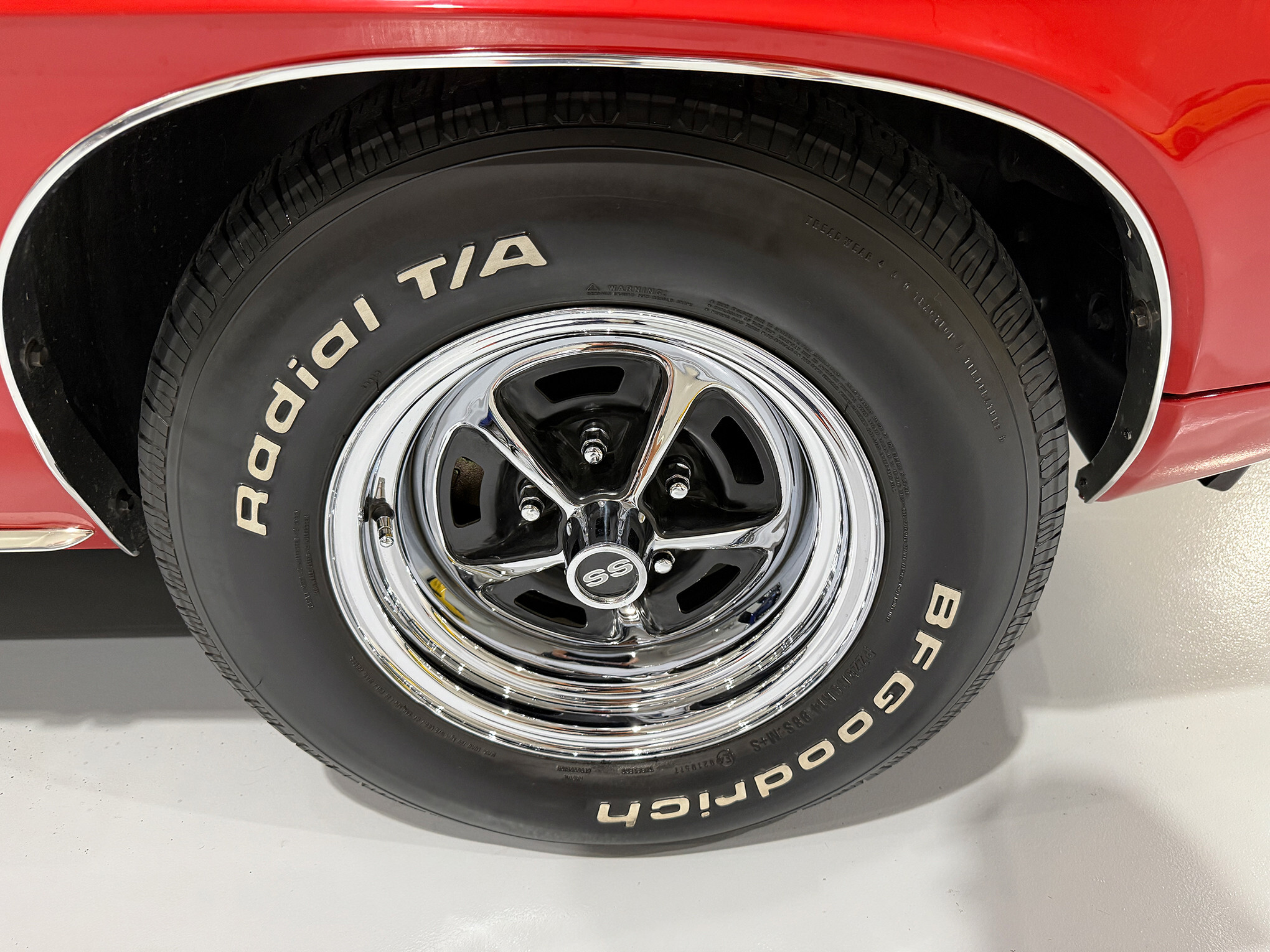 1969 Chevrolet Camaro SS/RS 13