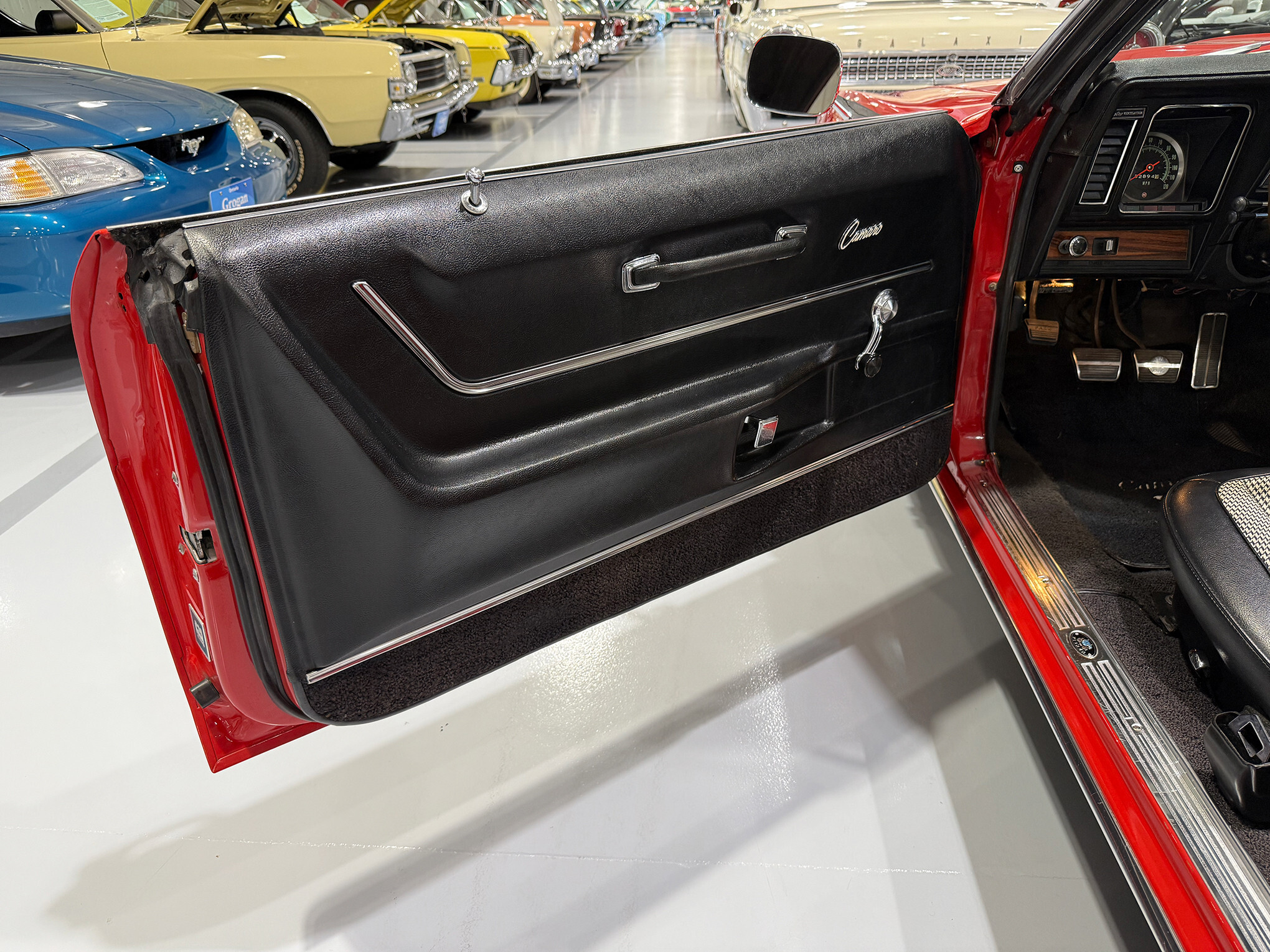 1969 Chevrolet Camaro SS/RS 21