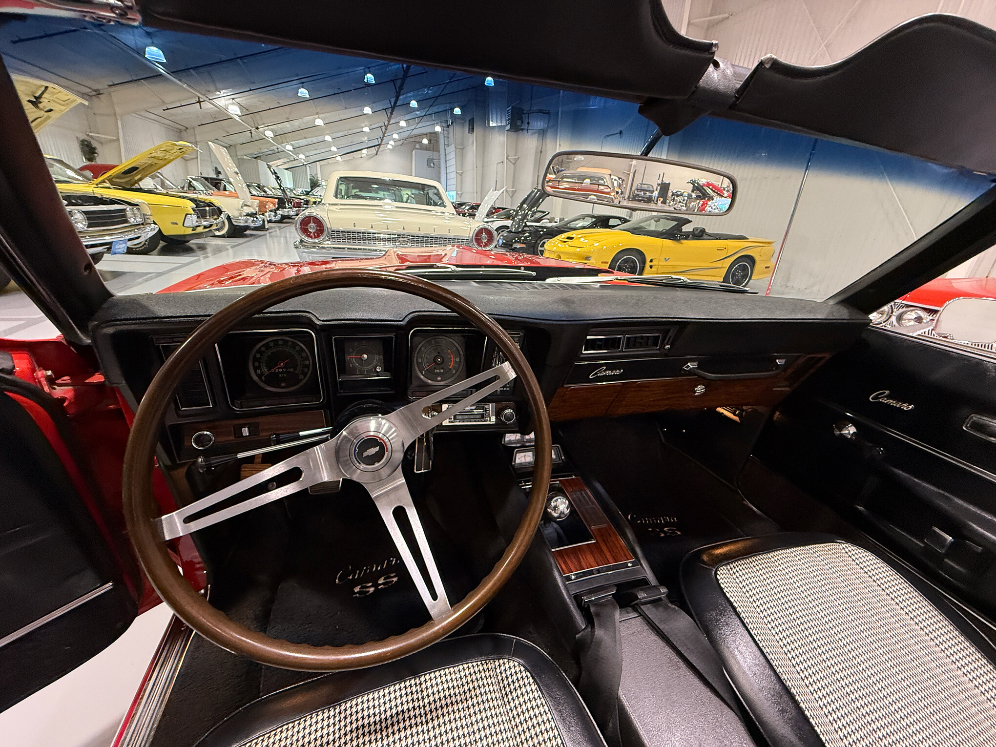 1969 Chevrolet Camaro SS/RS 24