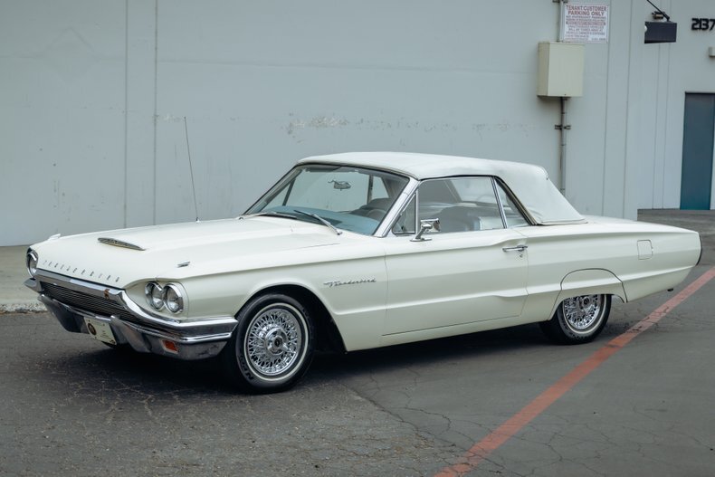 1964 Ford Thunderbird 35