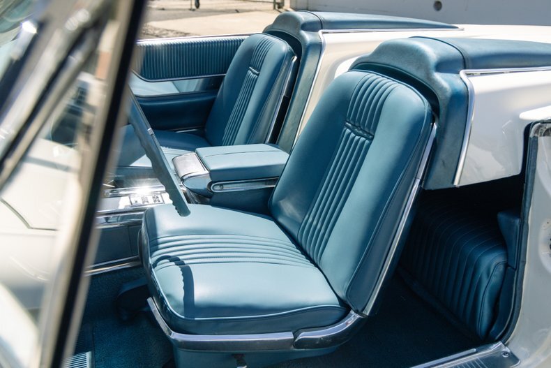 1964 Ford Thunderbird 135