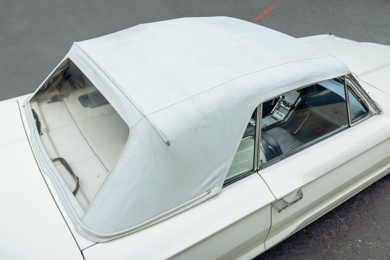 1964 Ford Thunderbird 43