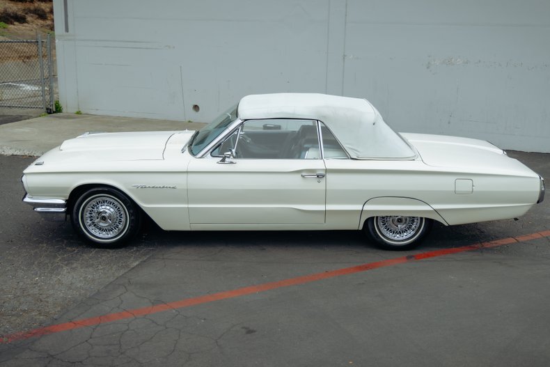 1964 Ford Thunderbird 37