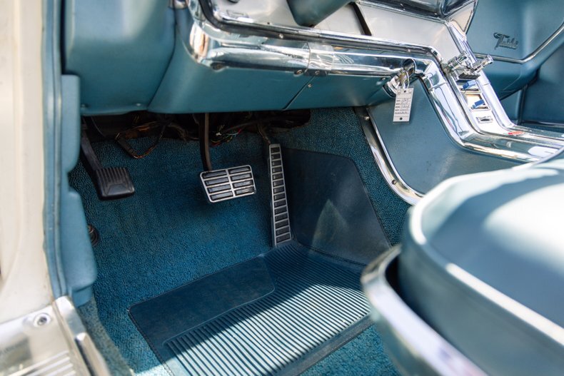 1964 Ford Thunderbird 205