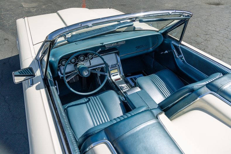 1964 Ford Thunderbird 137