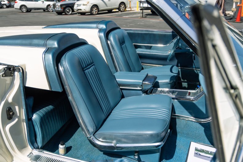 1964 Ford Thunderbird 145