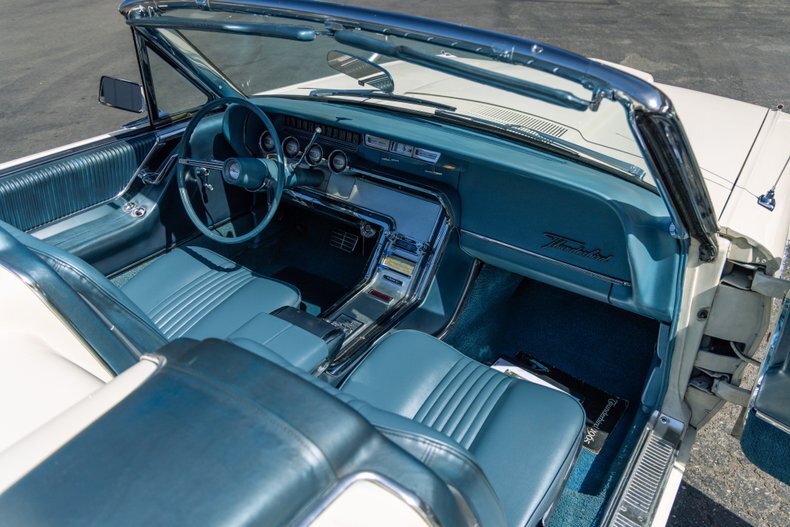 1964 Ford Thunderbird 129