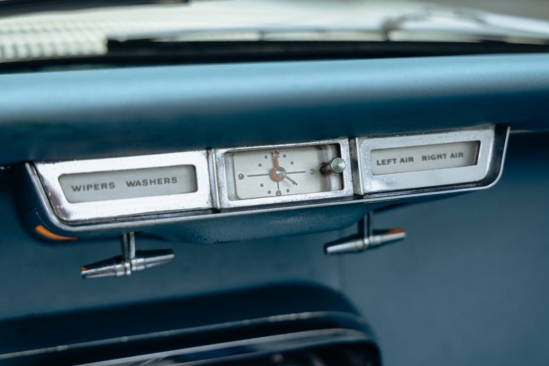 1964 Ford Thunderbird 177