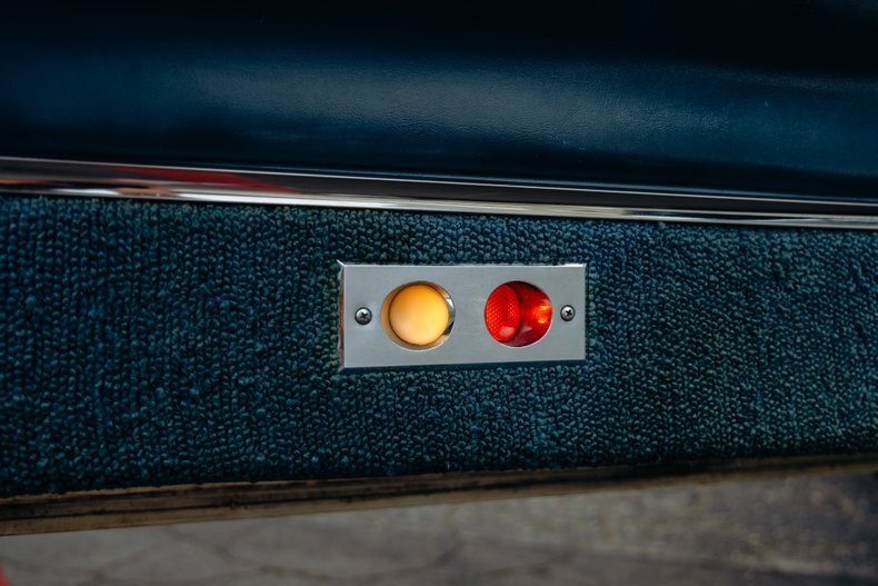 1964 Ford Thunderbird 193