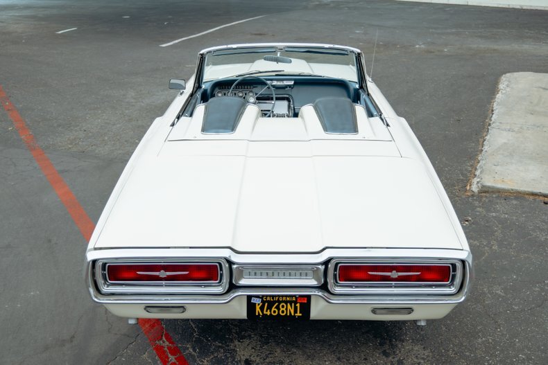 1964 Ford Thunderbird 11