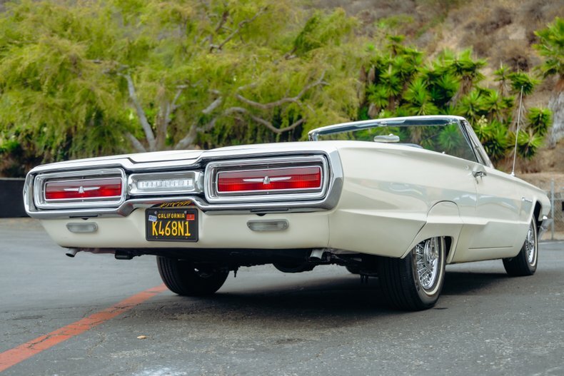 1964 Ford Thunderbird 19