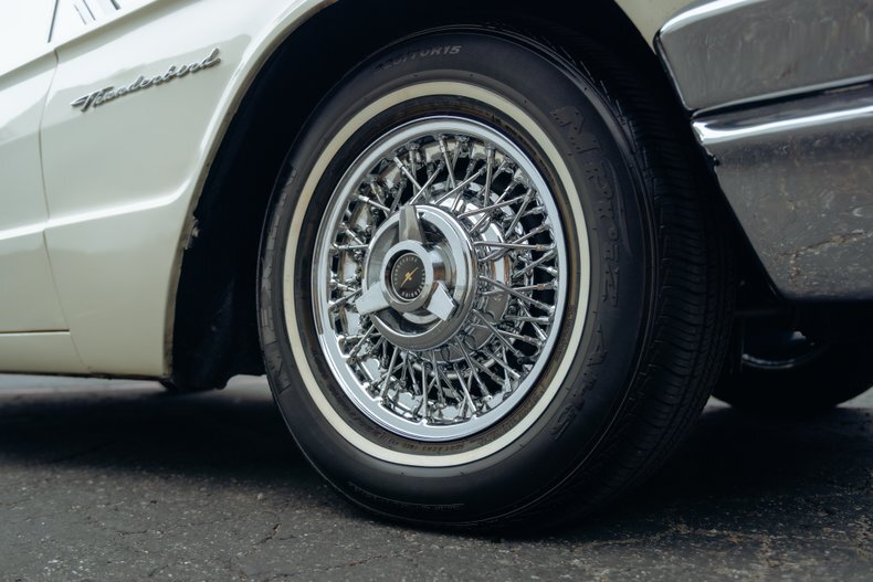 1964 Ford Thunderbird 69