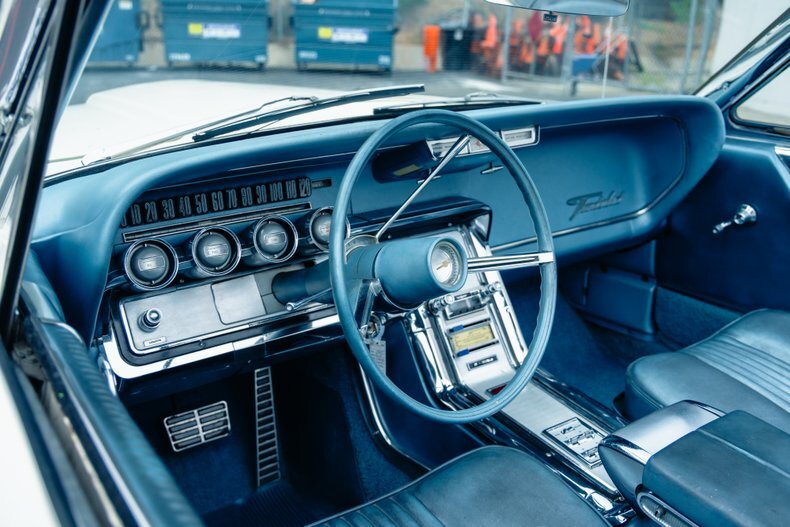 1964 Ford Thunderbird 131