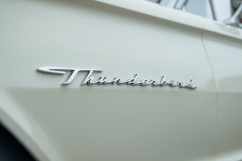 1964 Ford Thunderbird 81