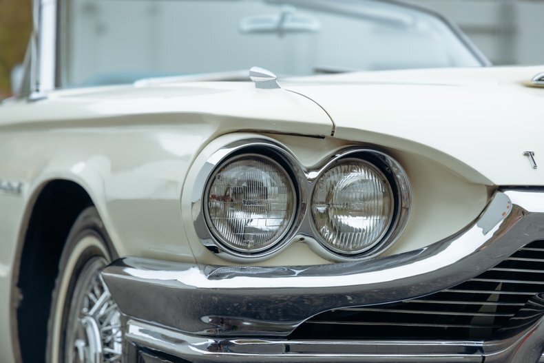 1964 Ford Thunderbird 23