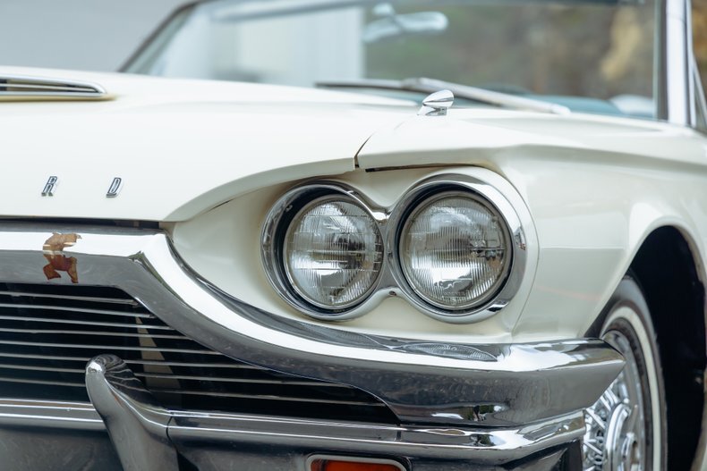 1964 Ford Thunderbird 25