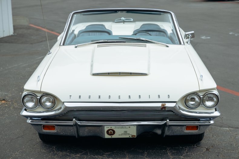1964 Ford Thunderbird 27