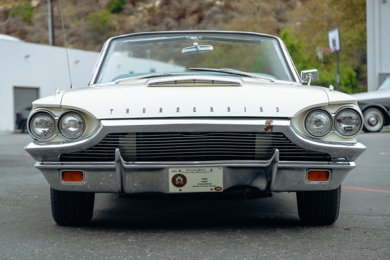 1964 Ford Thunderbird 29