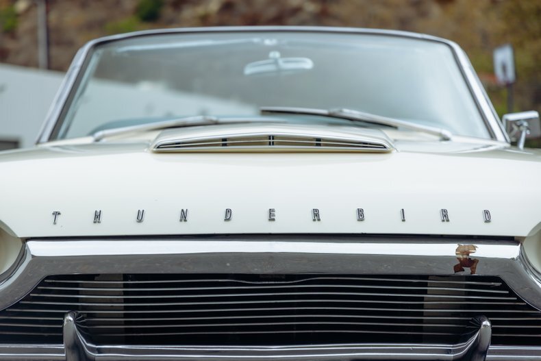 1964 Ford Thunderbird 31