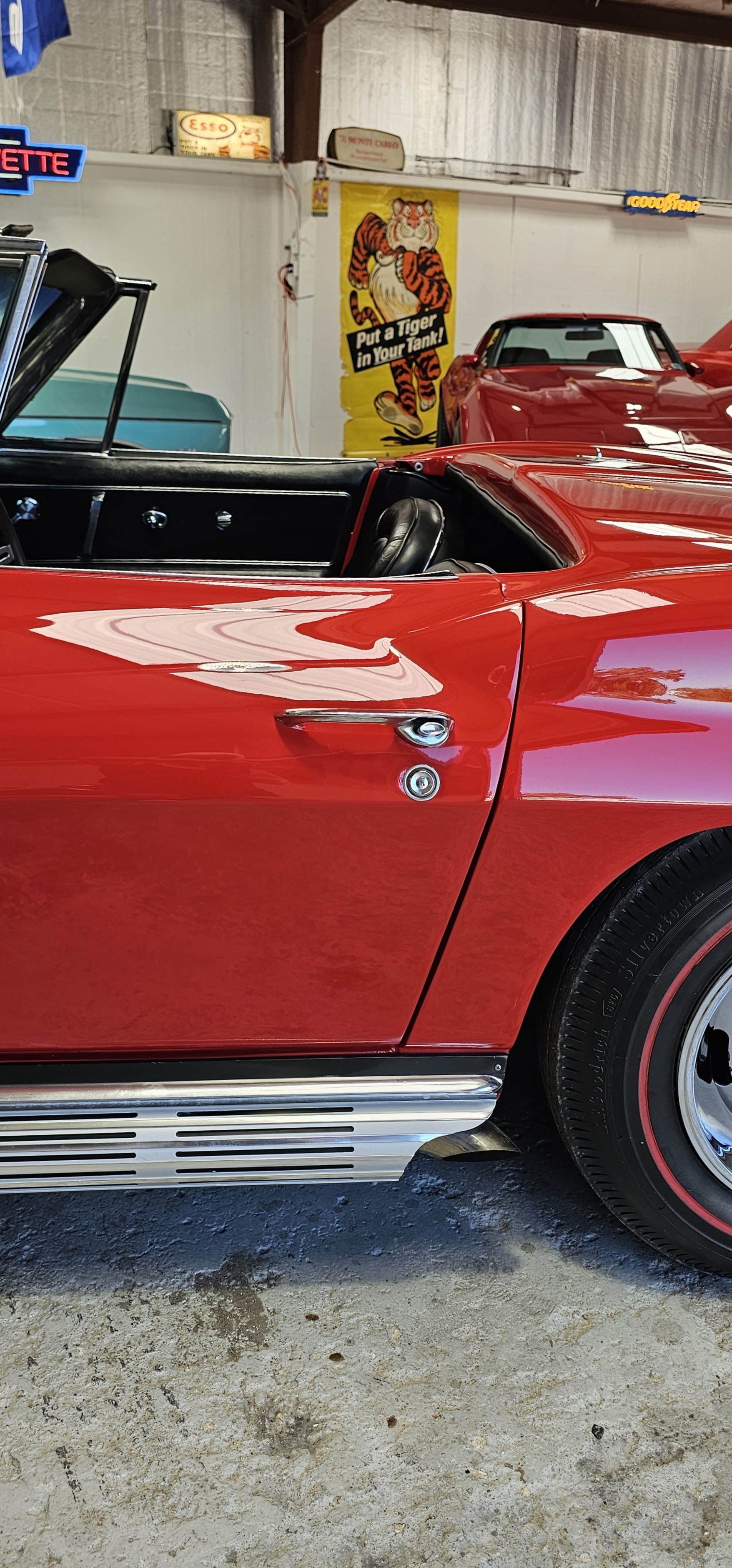 1967 CHEVROLET CORVETTE 33