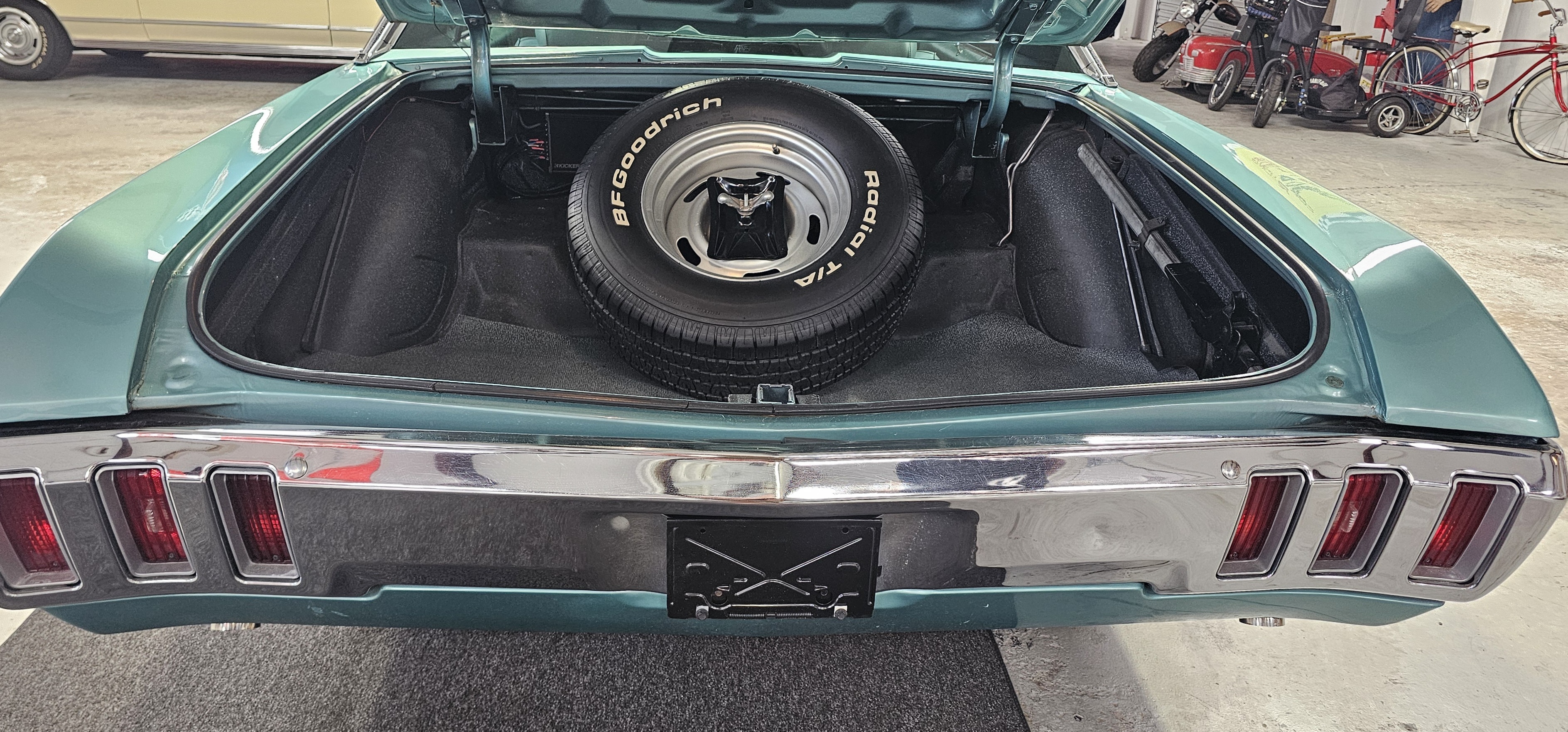 1970 CHEVROLET IMPALA CLASSIC 111